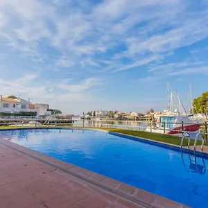 Piso De 2 Habitaciones, 3 Piscinas Y Cerca Del Mar Apartamento